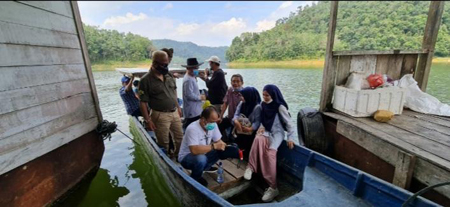  FPK Riau Tinjau Usaha Keramba Ikan Danau PLTA dan Kampung Patin